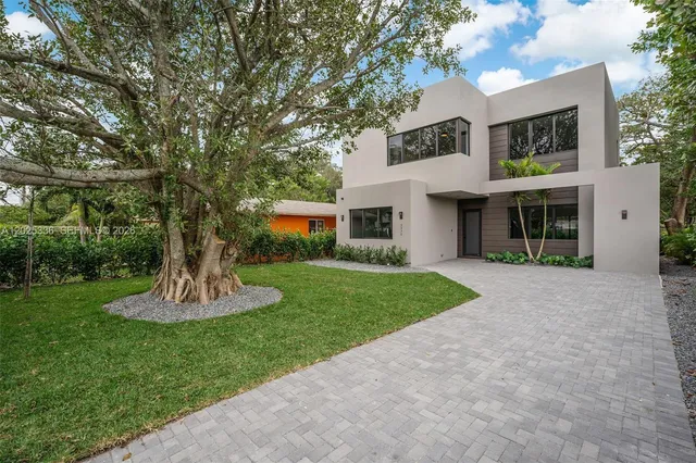 4-bedroom rental at 3370 Thomas Avenue, Miami