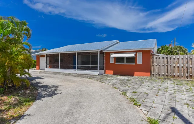 3-bedroom home at 928 Prosperity Farms Road, North Palm Beach