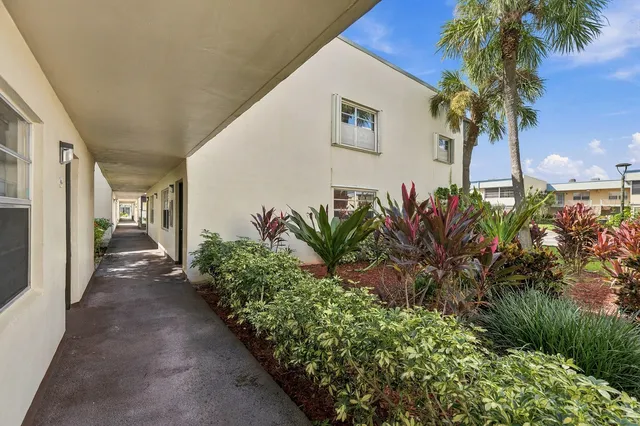 1-bedroom home at 447 BURGUNDY J #J, Delray Beach