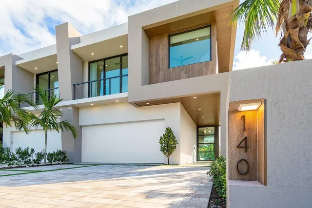 4-bedroom home at 140 NE WAVECREST Way, Boca Raton