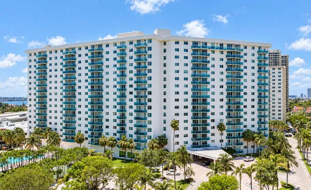 3-bedroom home at 19380 COLLINS Avenue #516, Sunny Isles Beach