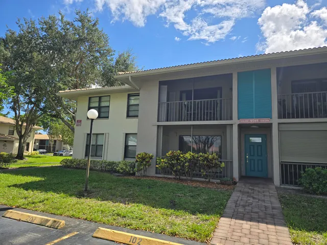 2-bedroom rental at 9785 PINEAPPLE TREE Drive #102, Boynton Beach