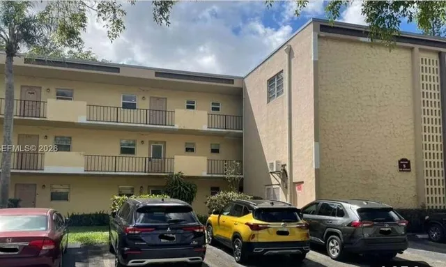 2-bedroom rental at 100 Ashbury Road #206, Hollywood