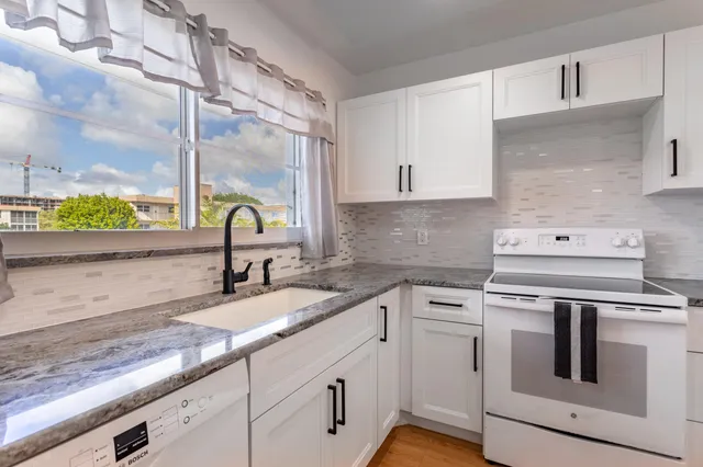 2-bedroom rental at 2012 S FEDERAL Highway #301, Boynton Beach