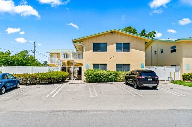 1-bedroom rental at 391 SE 19TH Avenue #8, Pompano Beach