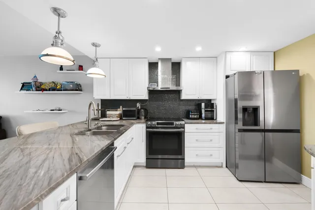 2-bedroom rental at 2901 S PALM AIRE Drive #402, Pompano Beach