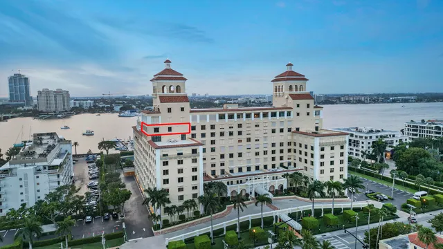 2-bedroom rental at 150 BRADLEY Place #906, Palm Beach
