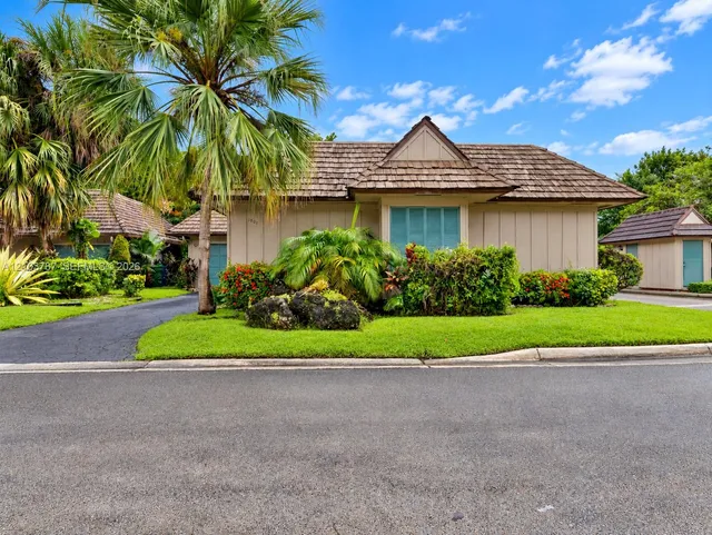 2-bedroom home at 1901 Coquina Way, Coral Springs
