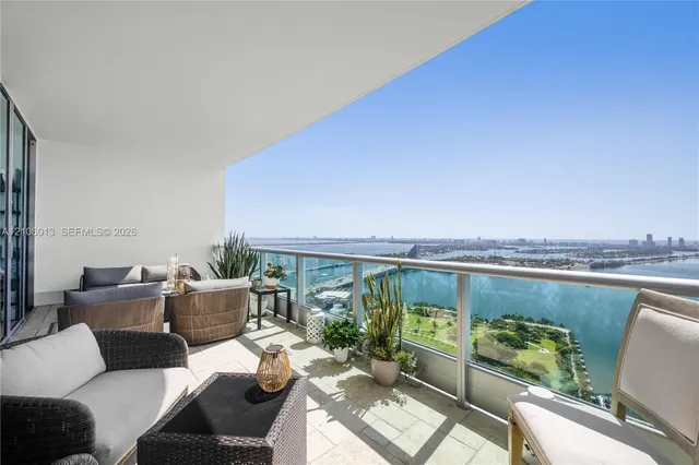 1-bedroom home at 900 Biscayne Boulevard #4205, Miami