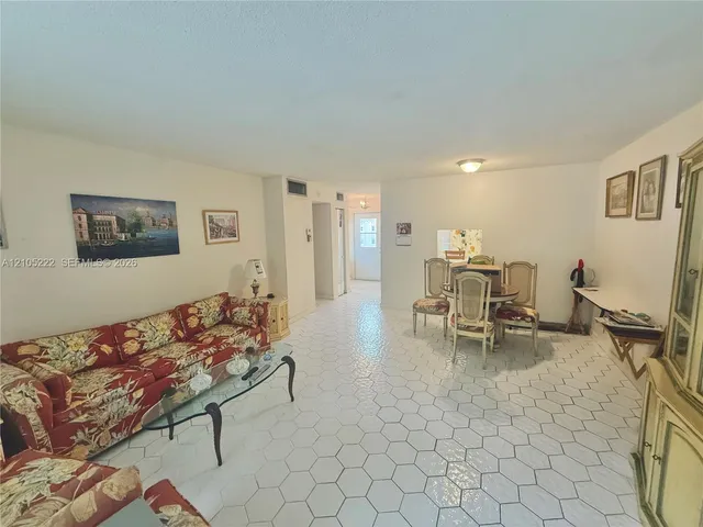 1-bedroom home at 500 NE 14th Avenue #208, Hallandale Beach