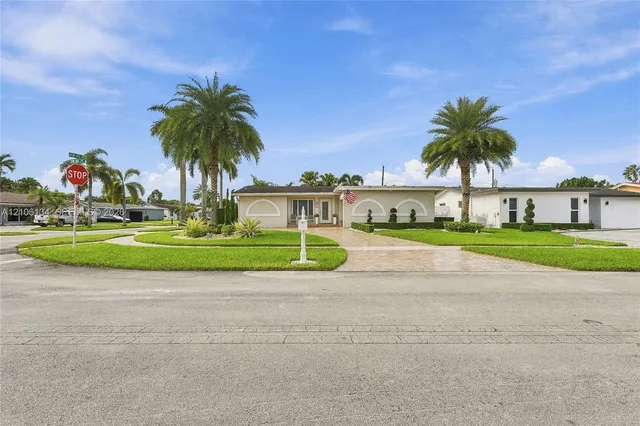 2-bedroom home at 11360 NW 46th Place, Sunrise