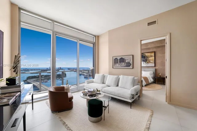 3-bedroom home at 1400 Biscayne Boulevard #4902, Miami