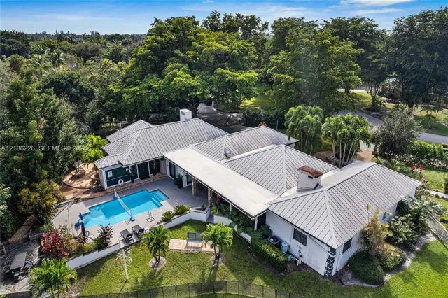 8-bedroom home at 11155 SW 40th Street, Davie