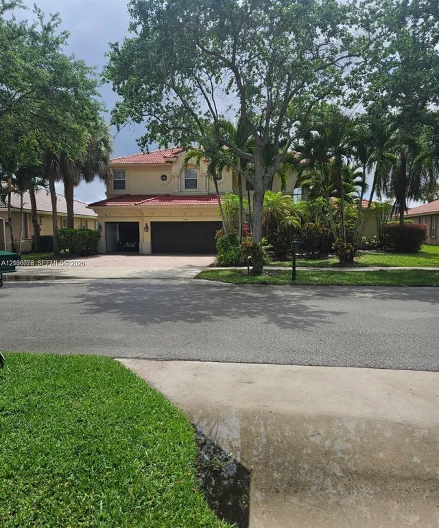 4-bedroom rental at 13382 Lakepointe Circle #0, Cooper City