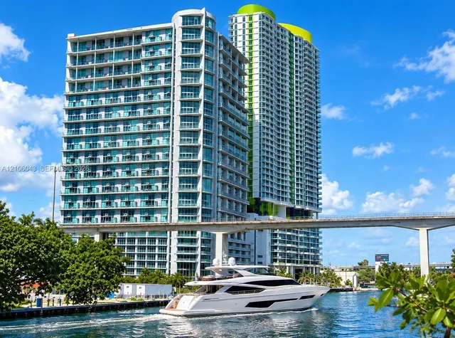 2-bedroom rental at 690 SW 1st Court #3118, Miami