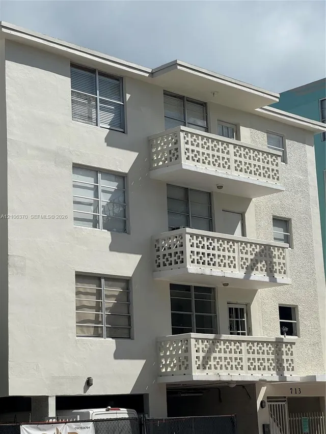 1-bedroom rental at 713 Collins Avenue #31, Miami Beach