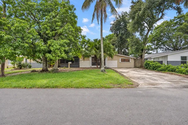 3-bedroom rental at 7580 Ramona Street, Miramar