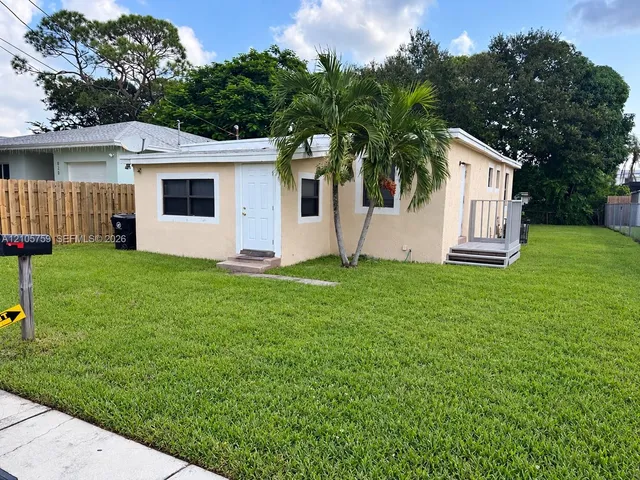 3-bedroom rental at 824 NW 15th Avenue #824, Fort Lauderdale