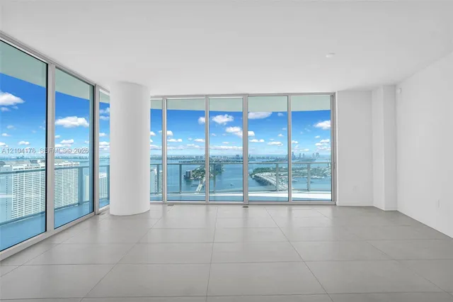 4-bedroom rental at 1400 Biscayne Boulevard #3806, Miami