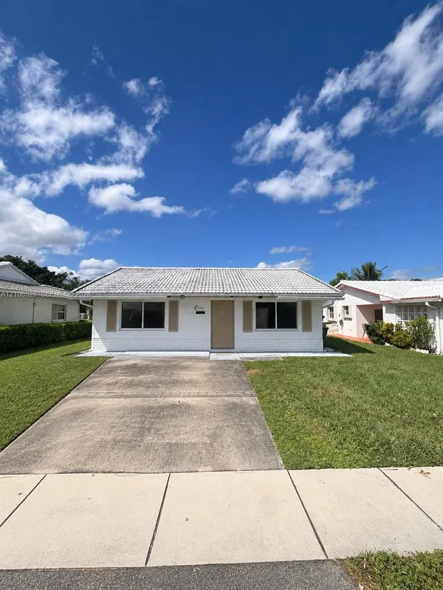 2-bedroom rental at 7501 NW 70th Avenue, Tamarac