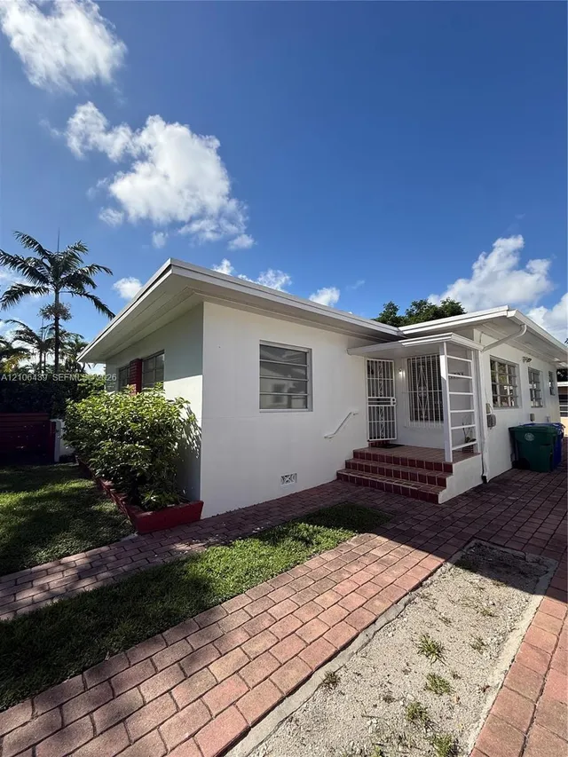 3-bedroom rental at 1721 SW 14th Street #1721, Miami