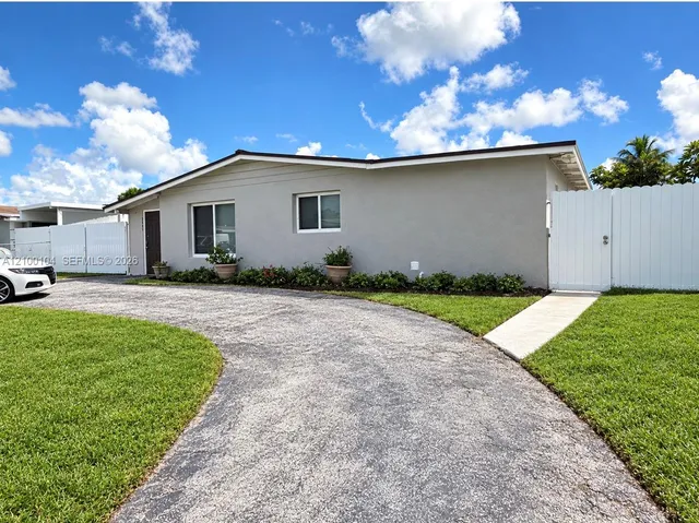 2-bedroom rental at 3900 SW 59th Avenue #0, Davie