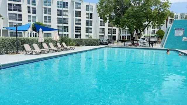 1-bedroom rental at 17570 Atlantic Boulevard #105, Sunny Isles Beach
