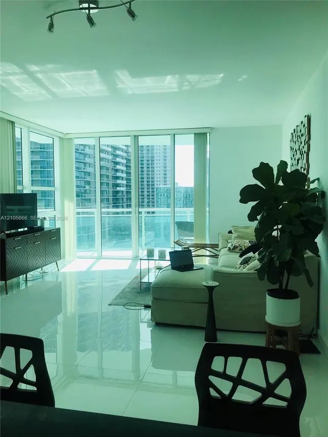 2-bedroom rental at 951 Brickell Avenue #2410, Miami