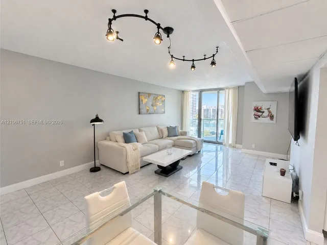 1-bedroom rental at 3801 S Ocean Drive #10S, Hollywood