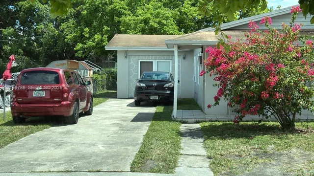2-bedroom rental at 3810 SW 25th St # #3, West Park