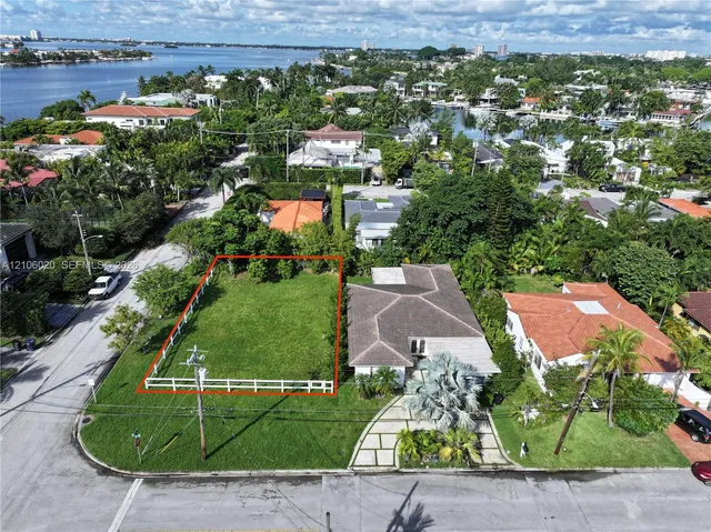 Land at 1001 88th Street, Surfside