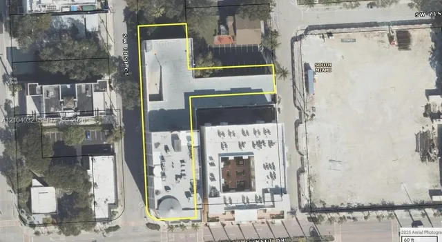 Commercial at 6141 SW 72nd Avenue #502, South Miami