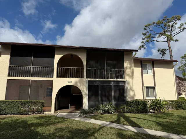 2-bedroom home at 131 Lake Pine Circle #D2, Greenacres