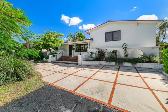 3-bedroom home at 2408 NE 17th Terrace, Wilton Manors