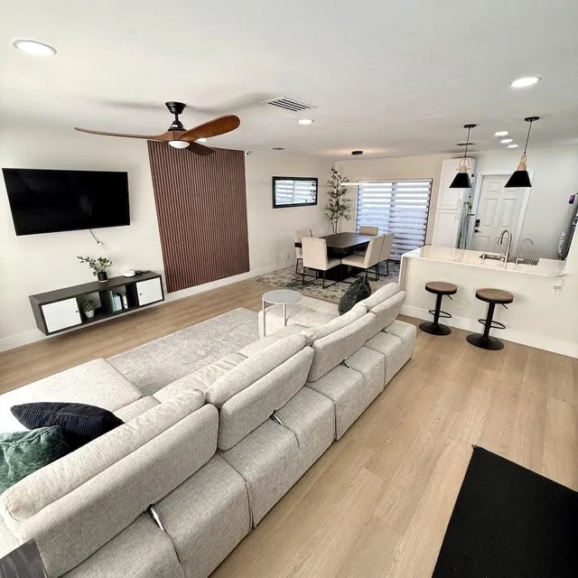 3-bedroom rental at 100 SW 7TH Street #1, Hallandale Beach