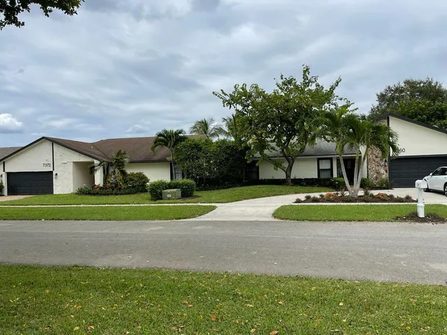 3-bedroom rental at 7360 San Sebastian Drive, Boca Raton
