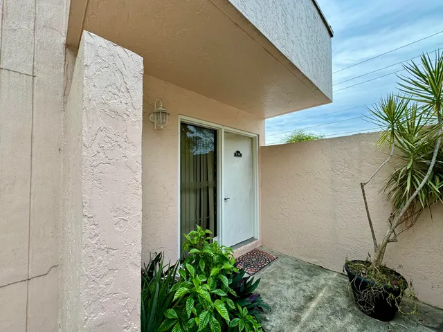 1-bedroom rental at 33 DEER CREEK Road #D106, Deerfield Beach