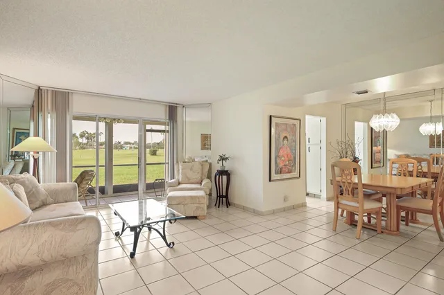2-bedroom rental at 3951 VIA POINCIANA #114, Lake Worth