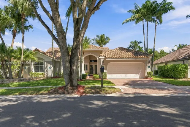 4-bedroom home at 809 Heron Road, Weston