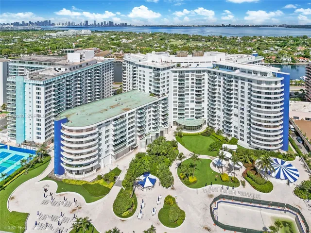 2-bedroom home at 5161 Collins Avenue #1508, Miami Beach