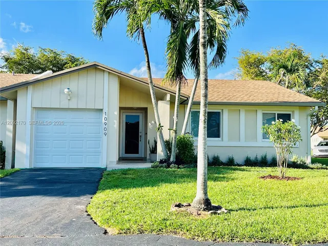 3-bedroom rental at 10909 SW 117th Place #NA, Miami