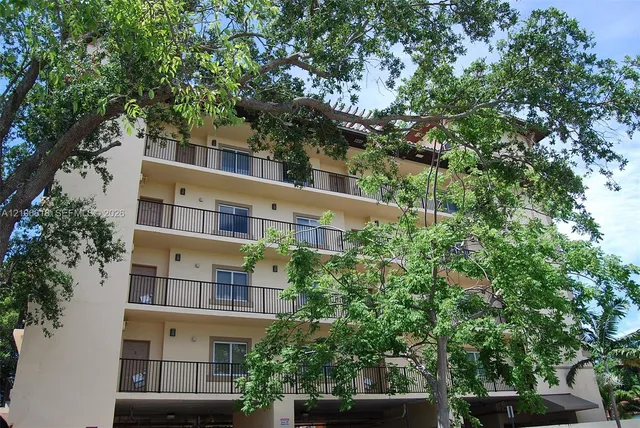 2-bedroom rental at 909 SW 15 Avenue #3, Miami