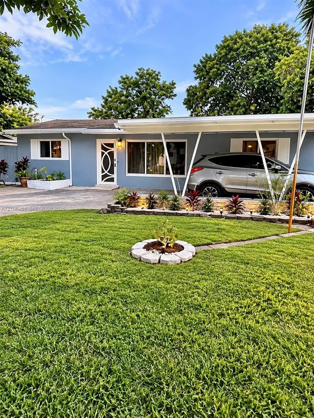 3-bedroom rental at 710 N 66th Terrace #A, Hollywood