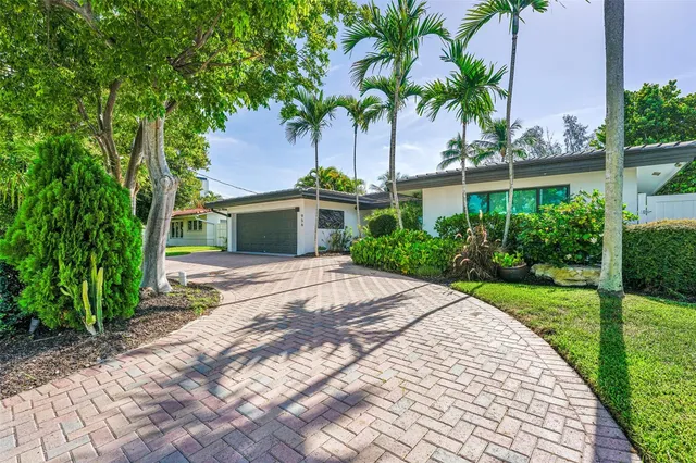 4-bedroom rental at 956 SE 10th Court, Pompano Beach