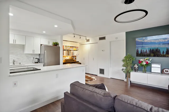 1-bedroom rental at 306 NE 1st Avenue #210, Boynton Beach