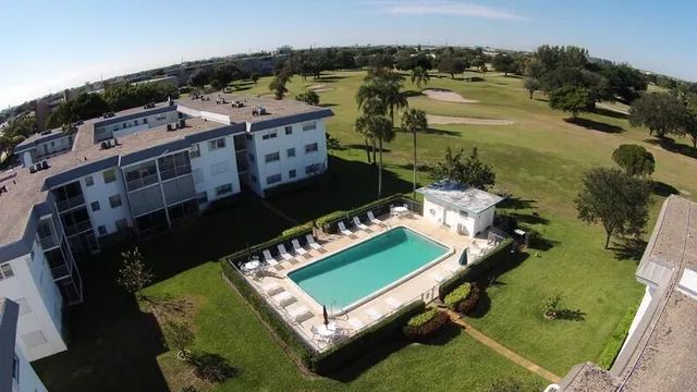 2-bedroom rental at 5401 NW 2nd Avenue #Apt 329, Boca Raton
