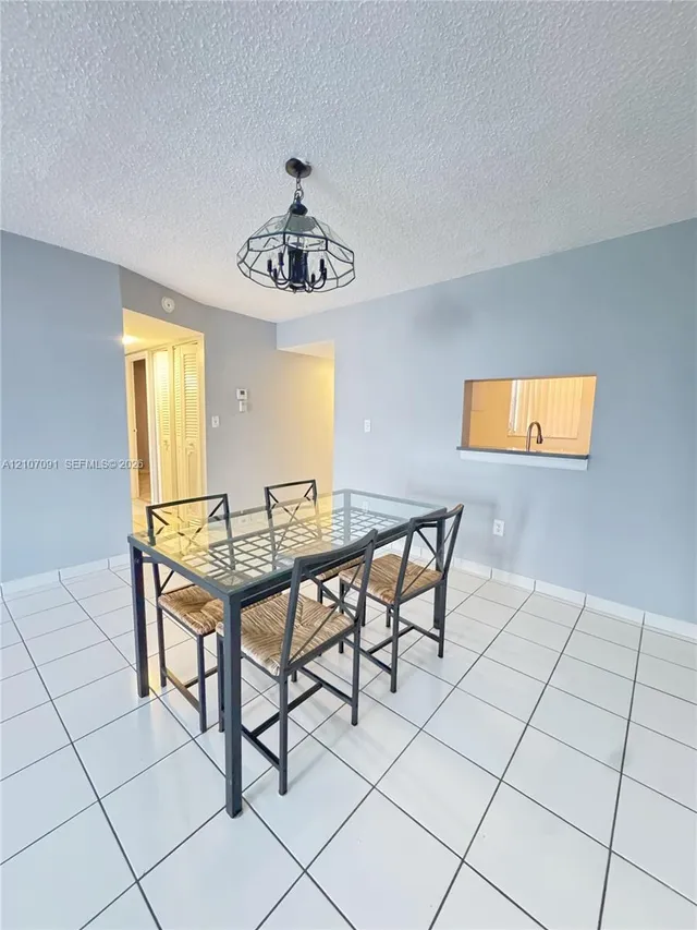 2-bedroom home at 2800 Somerset Drive #115J, Lauderdale Lakes