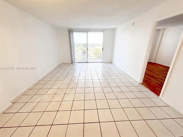 1-bedroom home at 15600 NW 7th Avenue #606, Miami