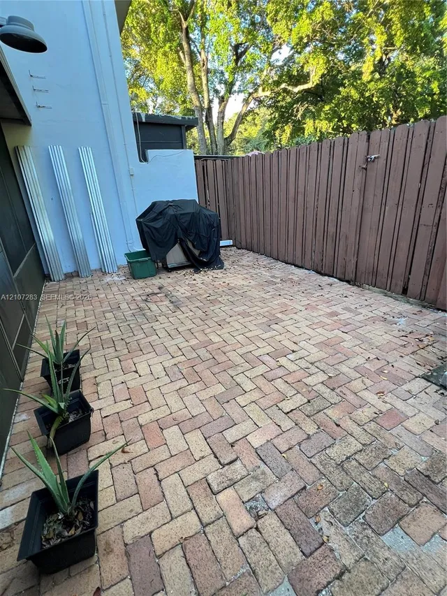 3-bedroom home at 3301 Raleigh Street #4E, Hollywood