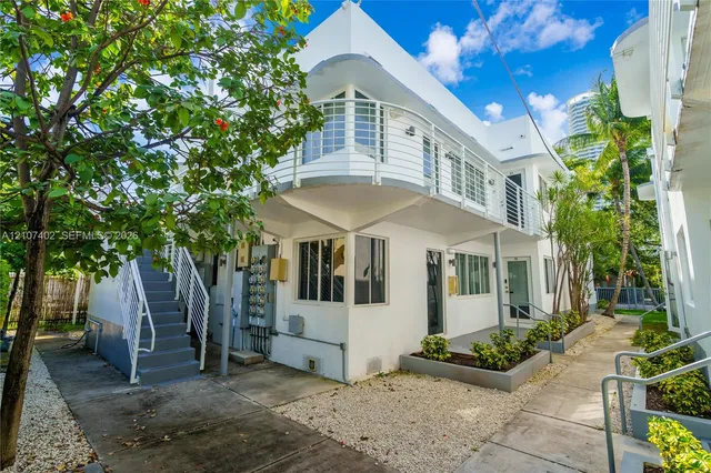 1-bedroom home at 551 Michigan Avenue #223, Miami Beach